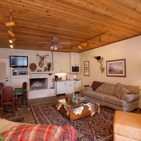 ホテル Joshua Creek Ranch ベルネ 部屋 写真