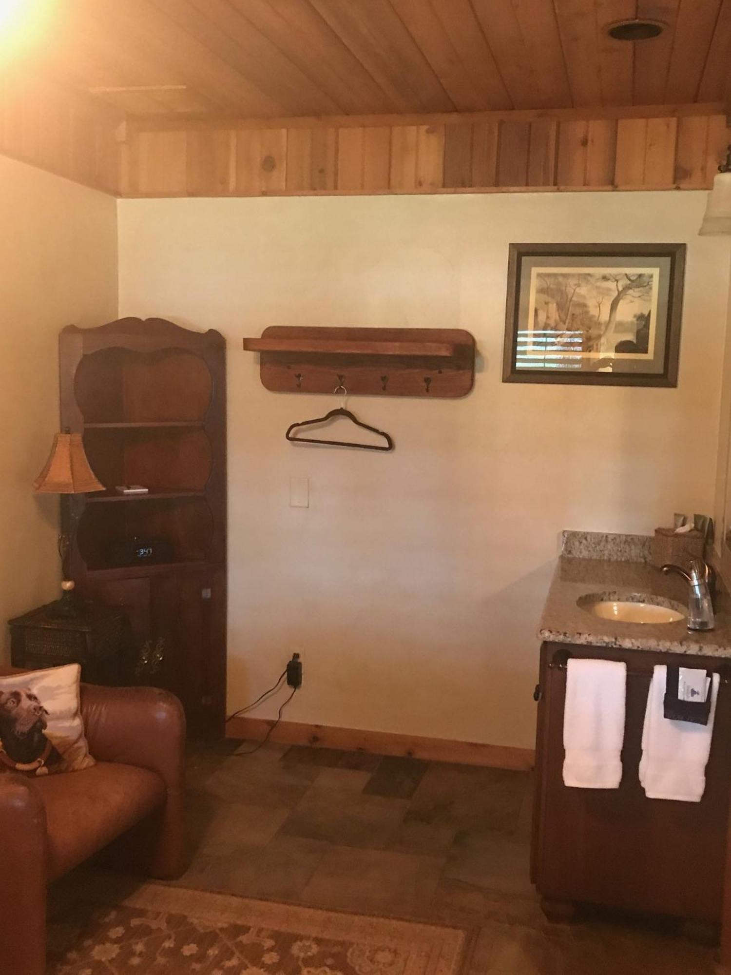 ホテル Joshua Creek Ranch ベルネ 部屋 写真