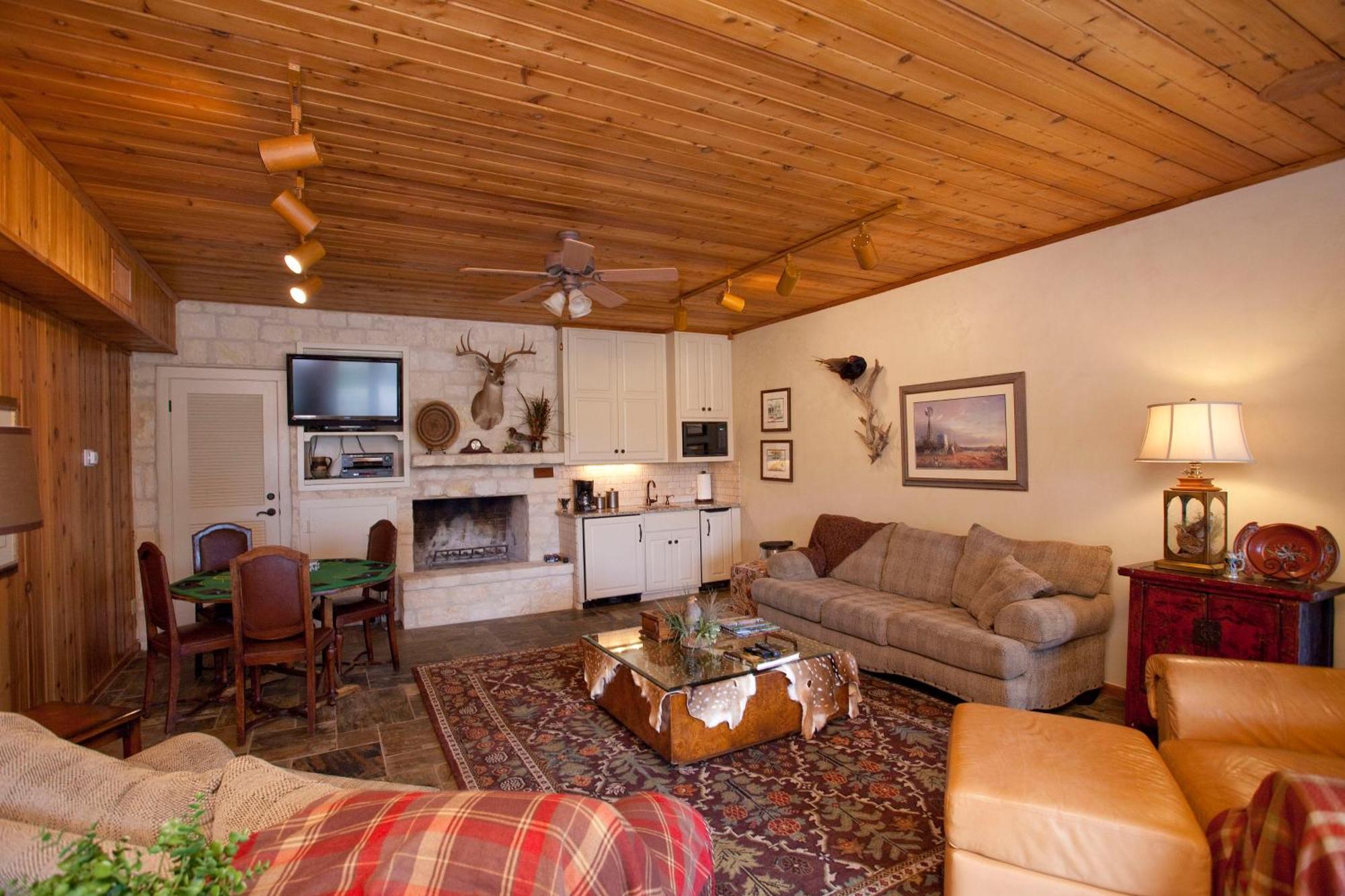 ホテル Joshua Creek Ranch ベルネ 部屋 写真
