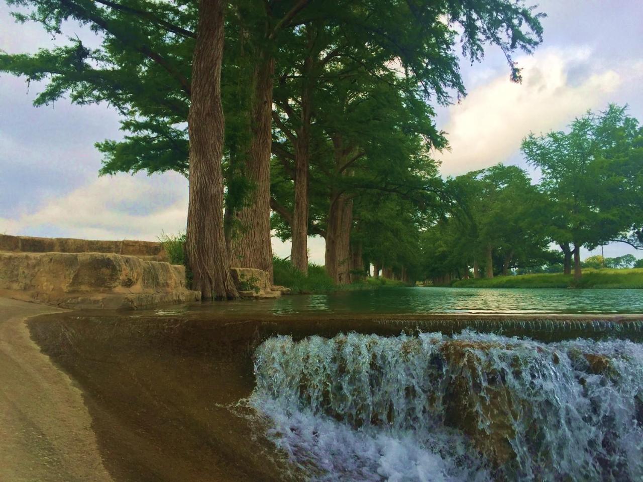 ホテル Joshua Creek Ranch ベルネ エクステリア 写真